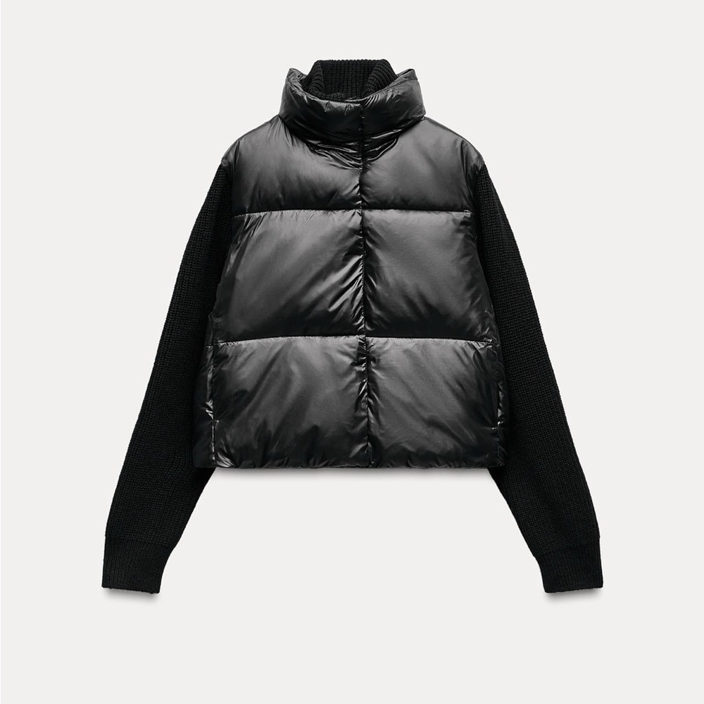 Stylish Black Puffer Jacket with Knit Sleeves